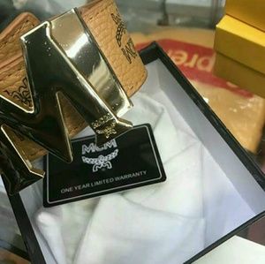 Meet your Posher, Corey